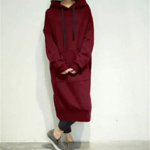 vêtement casual rouge à capuche