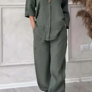 outfit élégant tunique fluide et pantalon vert foncé